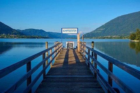 Lakeside, wooden jetty, jetty, sunrise, summer, Steindorf am Lake Ossiach, Lake Ossiach, Carinthia,