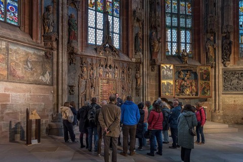 Guided tour around the Sebaldus Church, Nuremberg, Middle Franconia, Bavaria, Germany, Europe
