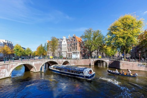 Canals and bridges Building on the Keizersgracht in the city of Amsterdam, Netherlands