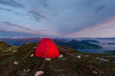 Tent on a peak with a view over the Moldefjord, Romsdalen, Möre and Romsdal Fylke, Vestland,