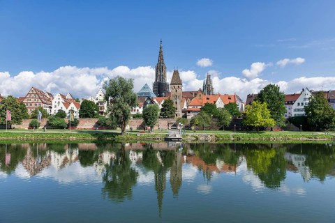 City view, Danube bank with historic old town, fishermens quarter, Metzgerturm and cathedral, Ulm,
