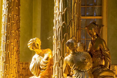 Restored Chinese tea house (1755-1764) with gilded statues, 18th-century porcelain