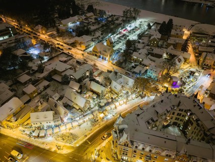 Still an insider tip, the small Christmas market on Körnerplatz, organised by Elbhangfest e.V