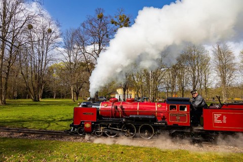 The Dresden Park Railway is a Lilliputian railway operated according to BOP in the Great Garden in