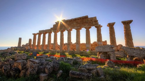 HDR shot, backlight, sun as star, super wide angle shot, temple C, Apollo temple, Selinunte,