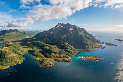 Vesteralen coast, mountains, near Eidet, Langoya island, Vesteralen archipelago, Norway, Europe
