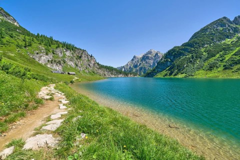 Hiking trail at Tappenkarsee, Raucheck and Wildkarhöhe, alpine pasture, mountain lake, Radstätter
