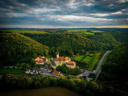 Weesenstein Castle rises on a rocky outcrop of nodular mica schist with quartzite inclusions above