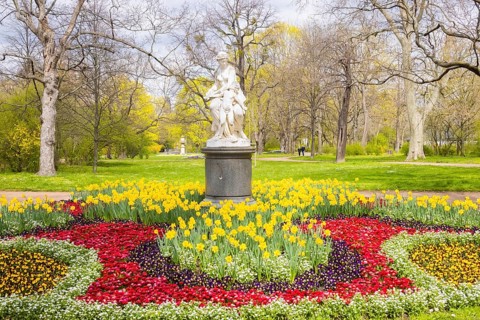 Spring at the Bürgerwiese in Dresden. Venus, Cupid the wings