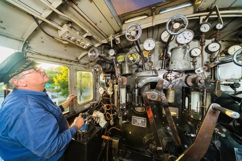 For the annual line birthday of the Lössnitzgrundbahn, many special trains from different eras of