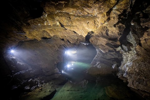 Dragon Cave Syrau