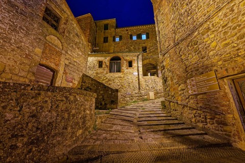 Dark romantic alleys, evening, Montesiepi, Chiusdino, Tuscany, Italy, Europe