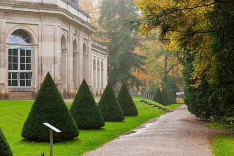 About 15 kilometres east of Dresden city centre, directly on the Elbe, lies Pillnitz Palace & Park,
