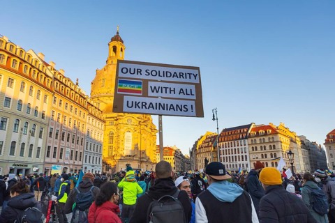 In Dresden, about 3, 000 people gathered on Neumarkt in front of the Church of Our Lady. On posters