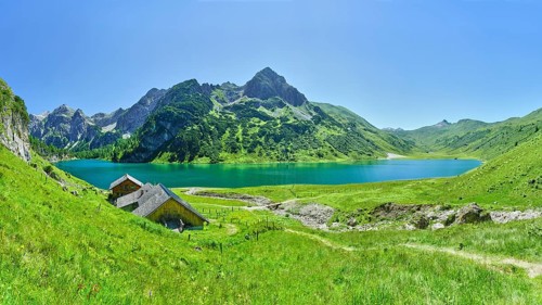 Tappenkarsee Alm with mountain lake, Wildkarkopf, landscape conservation area, Radstätter Tauern,