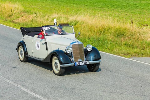 A drive for vintage vehicles. Skilful handling of the vehicle, finding the route by means of the