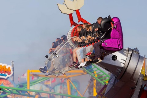 Ride with rollover for the folk festival in the frame of the city festival in Dresden