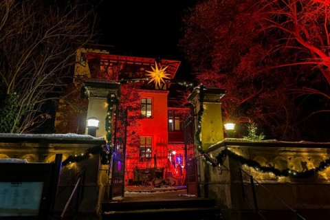 Christmas decorations at Villa Marie on the banks of the Elbe in Blasewitz