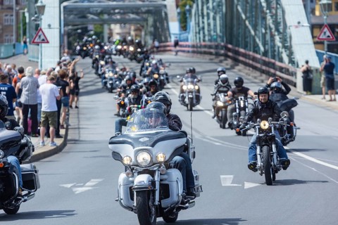 Harley Days Dresden, big ride through the city, here at the Elbe bridge Blaue Wunder