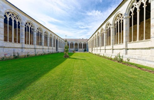 View of the inner courtyard, Camposanto Monumentale, Miracles Square, Piazza dei Miracoli also