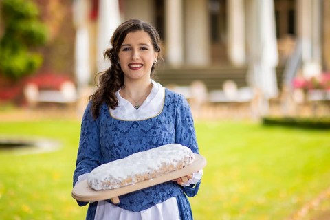 17-year-old bakery apprentice Lisa Zink is Dresden's new Stollen Girl. Her inauguration at Eckberg