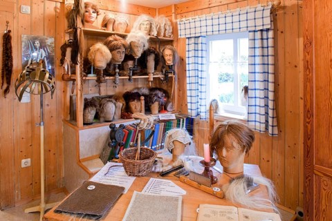 With the opening of the small, historical hairdressing museum on 11 November 2000, Kottmarsdorf has