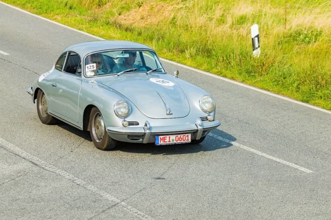 A drive for vintage vehicles. Skilful handling of the vehicle, finding the route by means of the