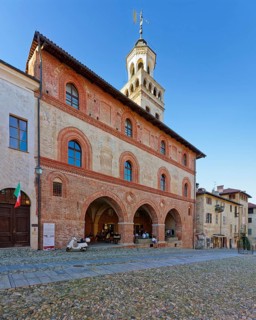 Municipal Palace and Torre Civica, Saluzzo, Province of Cuneo, Piedmont, Italy, Europe