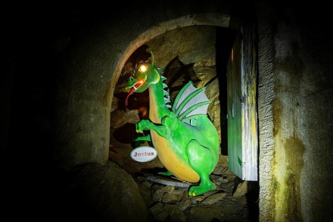Dragon Cave Syrau
