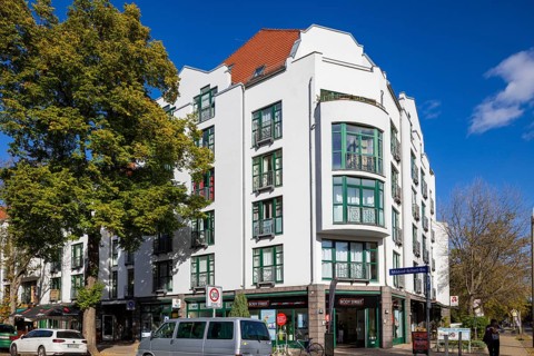 Residential and commercial building Mildred-Scheel-Strasse 2 4