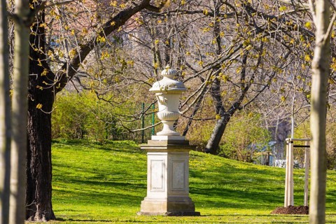 Bürgerwiese and Blüherpark, decorative vase
