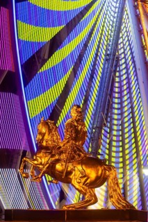 Neustädter Markt is home to one of Dresden's alternative Christmas markets. An illuminated Ferris