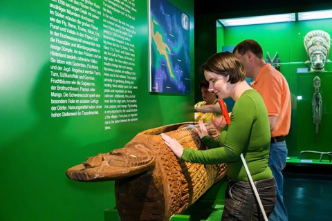 Blind people at the Grassimuseum