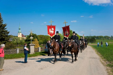 Every year at Easter there are about 5 processions in Lusatia, each with about 200 riders. The