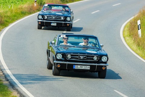 A drive for vintage vehicles. Skilful handling of the vehicle, finding the route by means of the