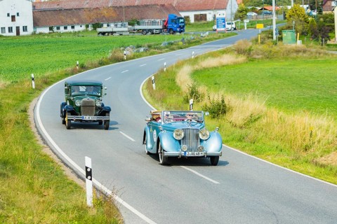 A drive for vintage vehicles. Skilful handling of the vehicle, finding the route by means of the