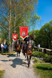 Every year at Easter there are about 5 processions in Lusatia, each with about 200 riders. The