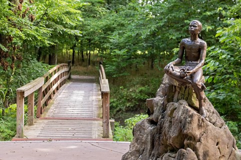 Diamond, Missouri, The Boy Carver statue, by sculptor Robert Amendola, at George Washington Carver