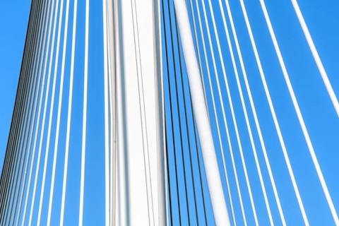 Die Deux-Rives-Fussgängerbrücke zwischen Deutschland und Frankreich in Kehl und Strassburg, ein