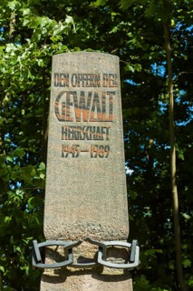 Memorial stone at the Kassberg prison