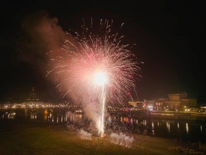 World record attempt on 26 November. At 7.30 pm sharp, the largest single pyrotechnic battery was