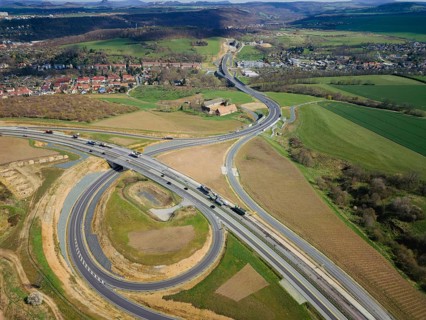 DEGES is currently building the 172n federal road as a southern bypass of Pirna, starting from the