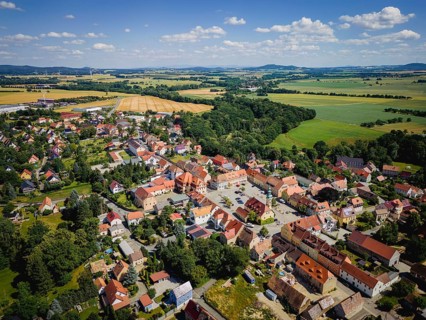 Weissenberg is located about 16 km east of the large district town of Bautzen north of the