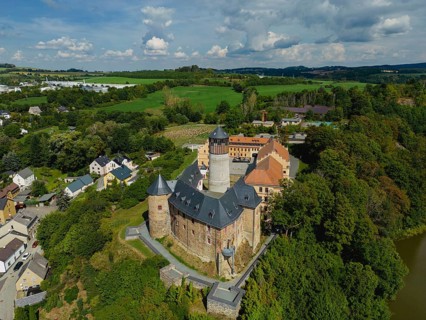 Voigtsberg Castle, later called Voigtsberg Castle, is a typical hilltop castle of the High Middle