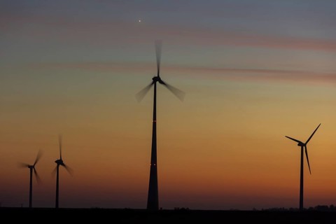 Date of commissioning: Only possible with the Premium version 12 wind turbines: Neg Micon NM64 1500