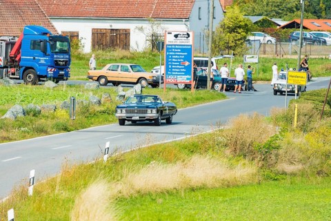 A drive for vintage vehicles. Skilful handling of the vehicle, finding the route by means of the