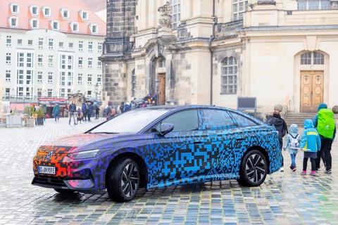 The Volkswagen ID.7 celebrates its world premiere on Monday, 17.4. A camouflaged near-production
