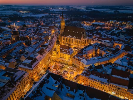Known today as the Bautzen Wenzelsmarkt, Upper Sorbian Budyske Wjaclawske wiki, the Bautzen