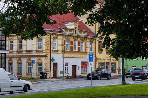 Sluknov (German Schluckenau) is a town in the Okres DÄ›ÄÃ­n in the Ãšstecky kraj in the Czech