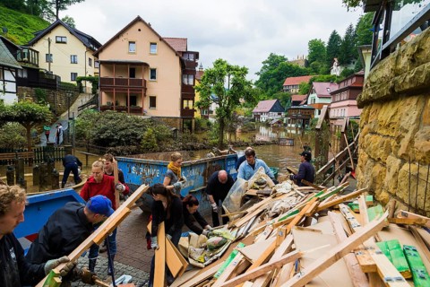 LBS players help to eliminate the consequences of flooding in the spa town of Rathen